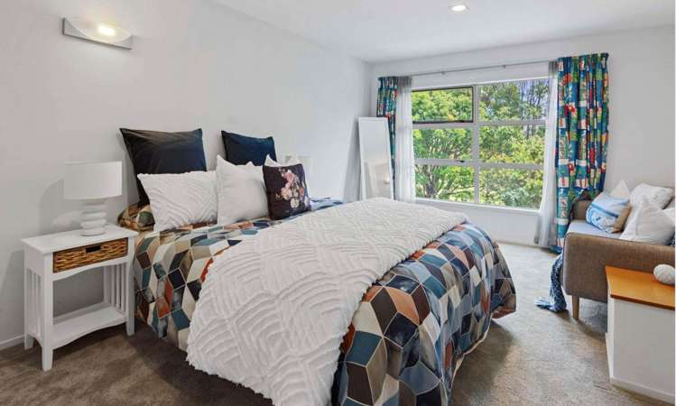 33 Oak Manor Drive Albany_16