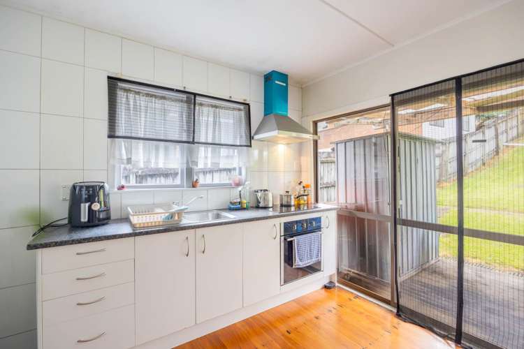 64 Vodanovich Road Te Atatu South_6