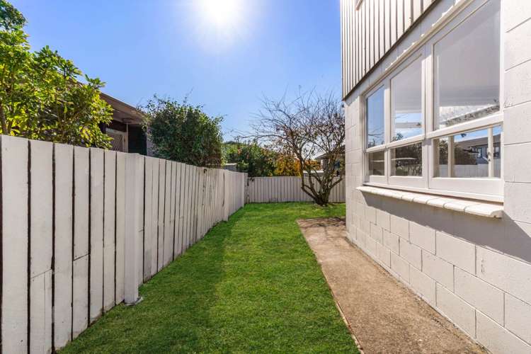 2/80 Donovan Street Blockhouse Bay_10