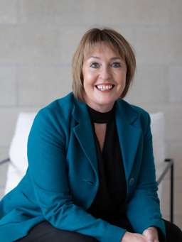 Fiona Horne