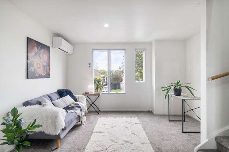 435B West Coast Road_5