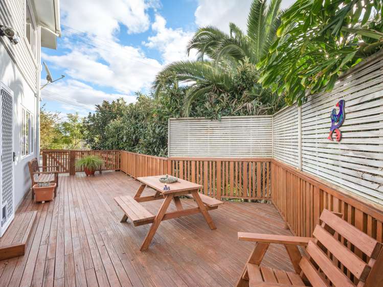 701 Richmond Street Thames_16