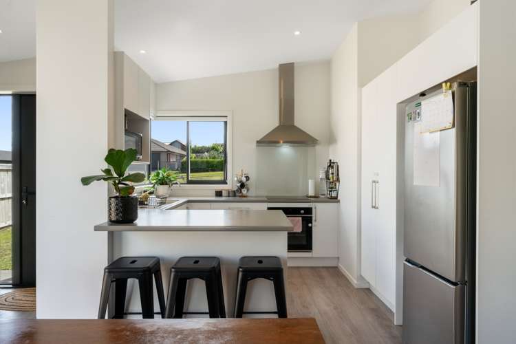 48 Puhirake Crescent Pyes Pa_10