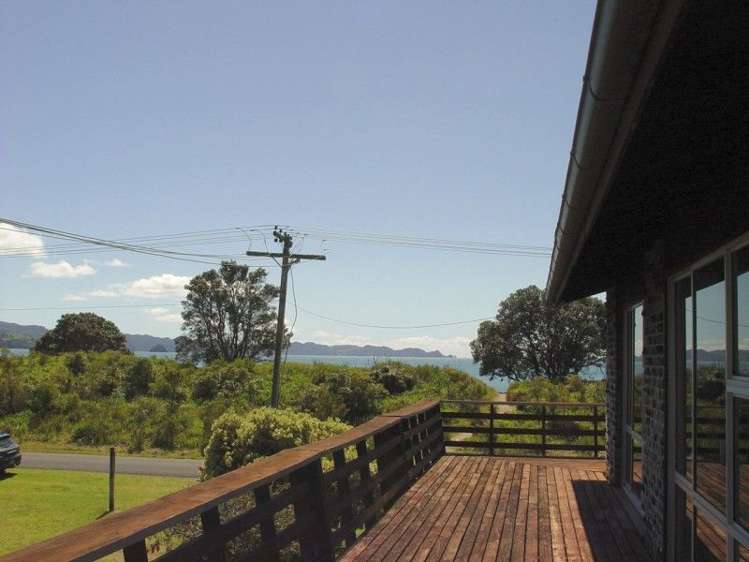 9 Marine Parade Cooks Beach_22