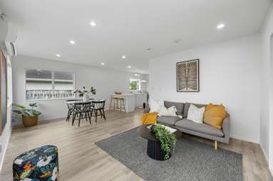 2/4 Shamrock Lane_1