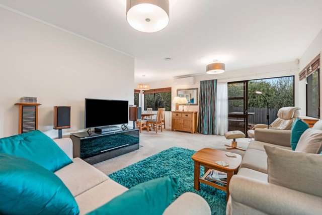 2/79 Mirrabooka Avenue Botany Downs_4