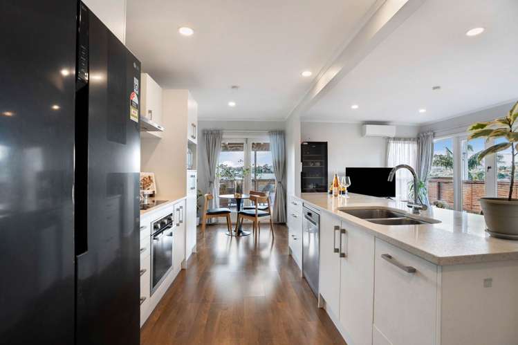 1/227 Wairau Road Totara Vale_11