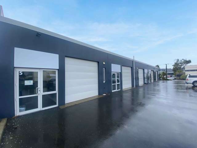 Tidy Warehouse & Office in Bromley