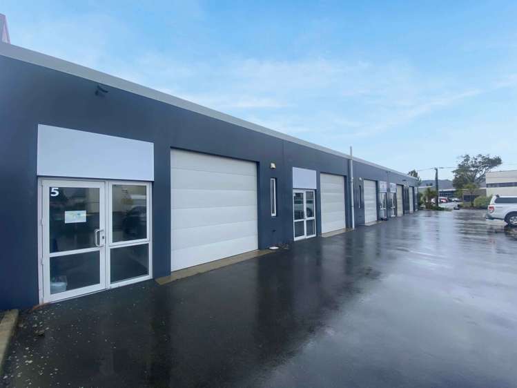 Unit 3, 10 Senior Place_0