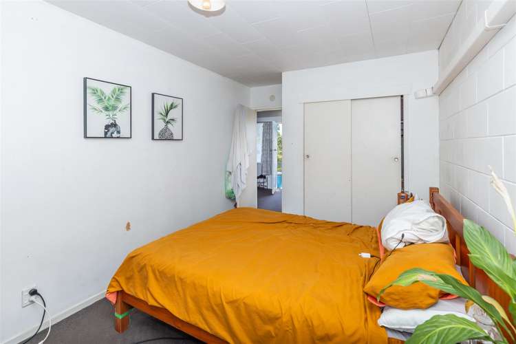 226 Old Farm Road Hamilton East_14