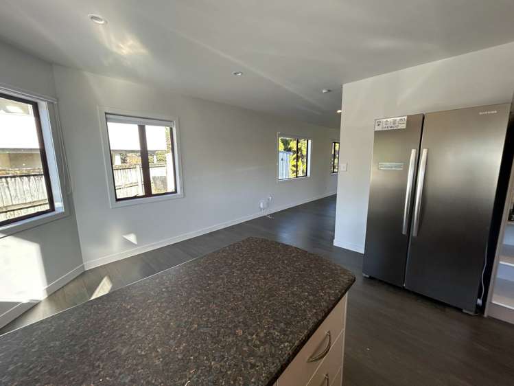 8A Inver Street Glen Eden_4