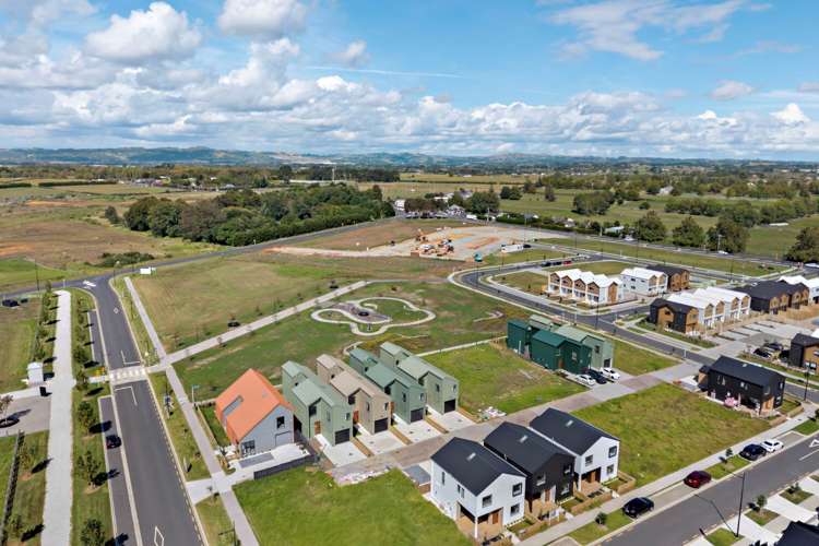 23 Karaka Village Parade Karaka_20