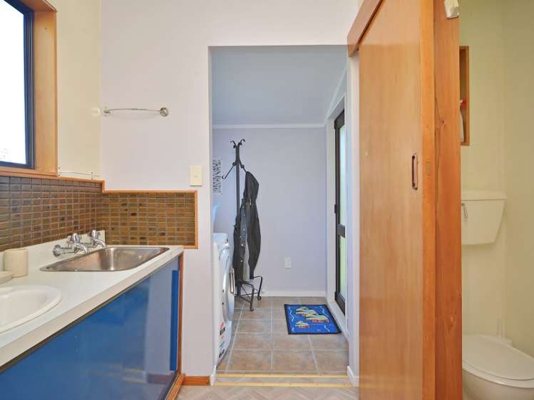 55 Pinedale Crescent Riversdale Beach_12