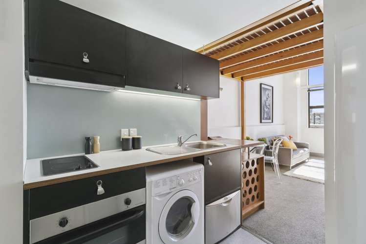 27/29 Webb Street Mount Cook_1