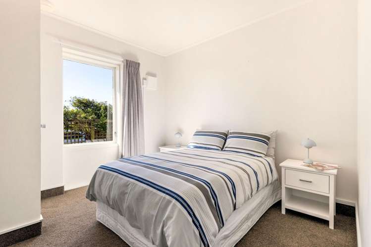 2/15 Upper Lewisville Terrace Thorndon_6