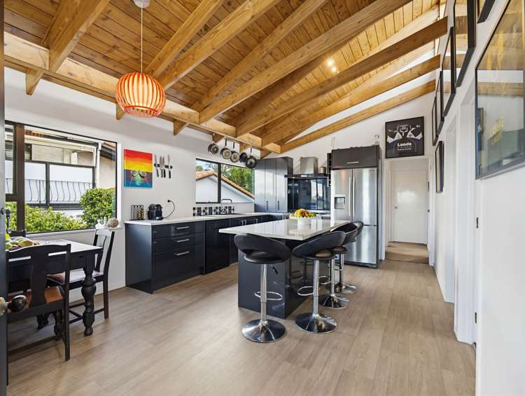 57 John Dee Crescent Red Beach_5