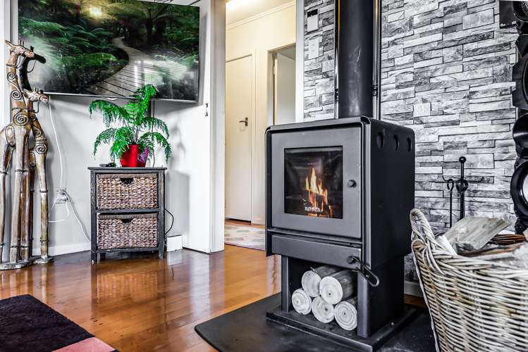 2 Point Street Raglan_9