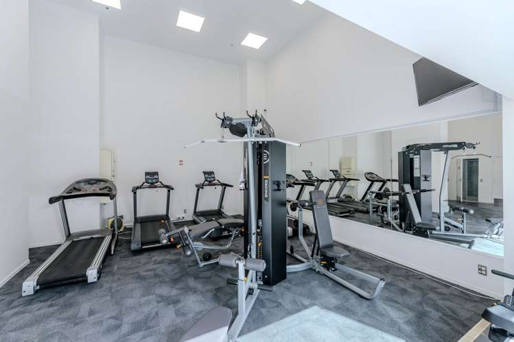 21F/16 Gore Street City Centre_15
