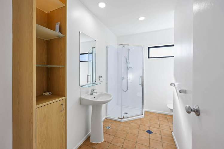 105/2 Armoy Drive East Tamaki_11
