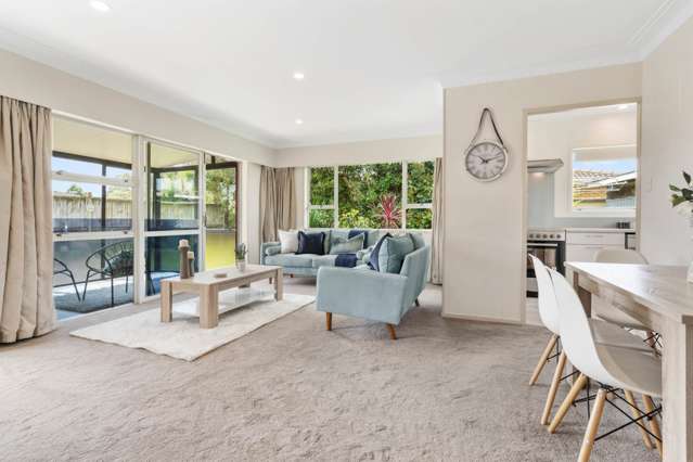 2/211 Edmonton Road Te Atatu South_4