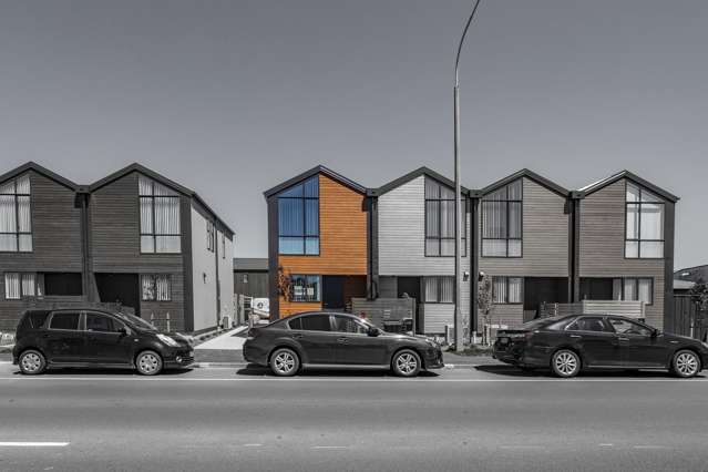 Modern, Spacious 2 bedroom Townhouse