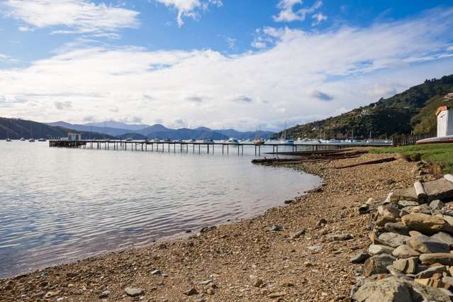 317 Waikawa Road Waikawa_2