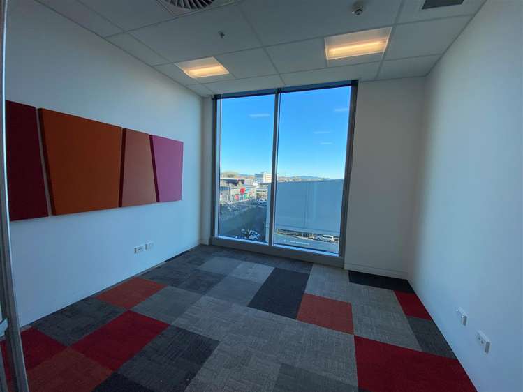 Part 3rd Floor, 109 Ward Street Hamilton Central_6