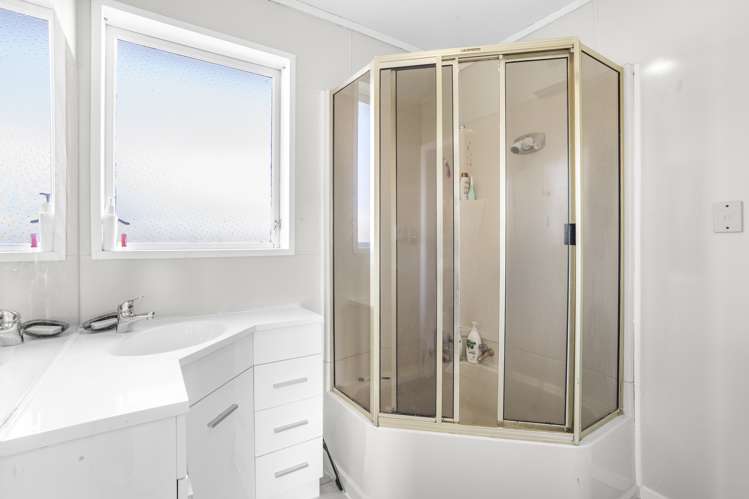 6 Kawatiri Grove Wainuiomata_7