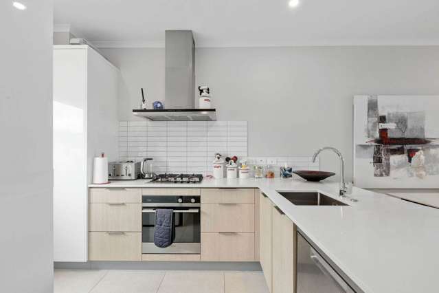 26A Taikura Avenue Red Beach_4