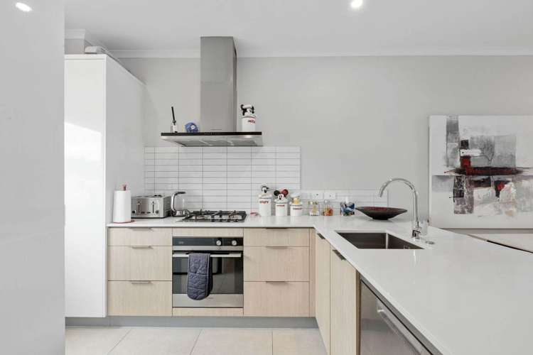 26A Taikura Avenue Red Beach_4