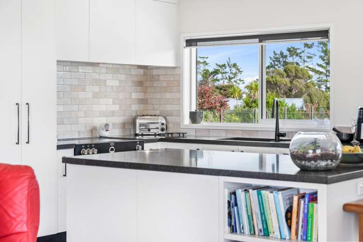 1382 Old North Road Helensville_29