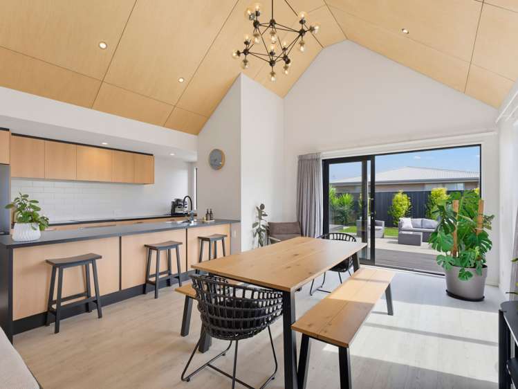 22 Longcot Drive_3