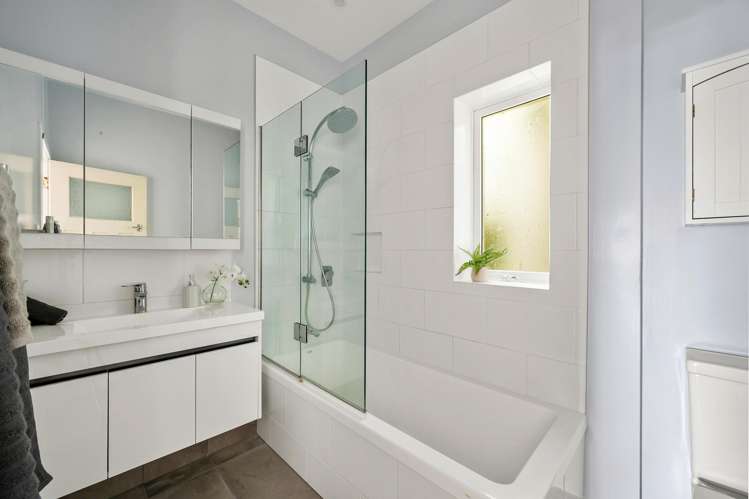 162 Sutherland Road Lyall Bay_12