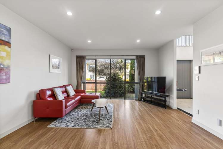 8 Moville Drive Flat Bush_6