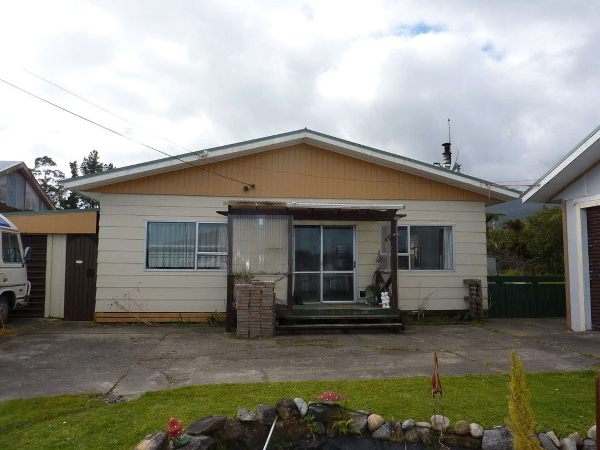 2 Sunderland Street Waimangaroa_0