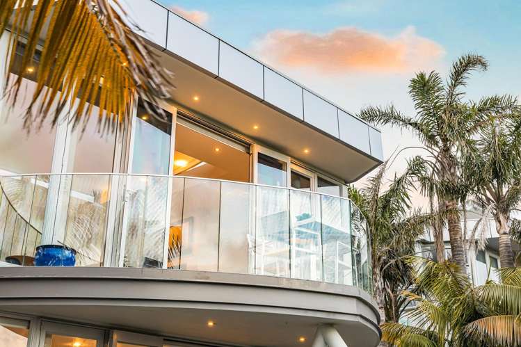 127 Beach Road Castor Bay_2