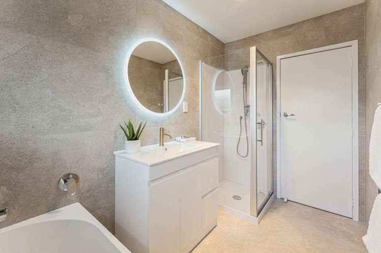 1/16 Bond Crescent Forrest Hill_11