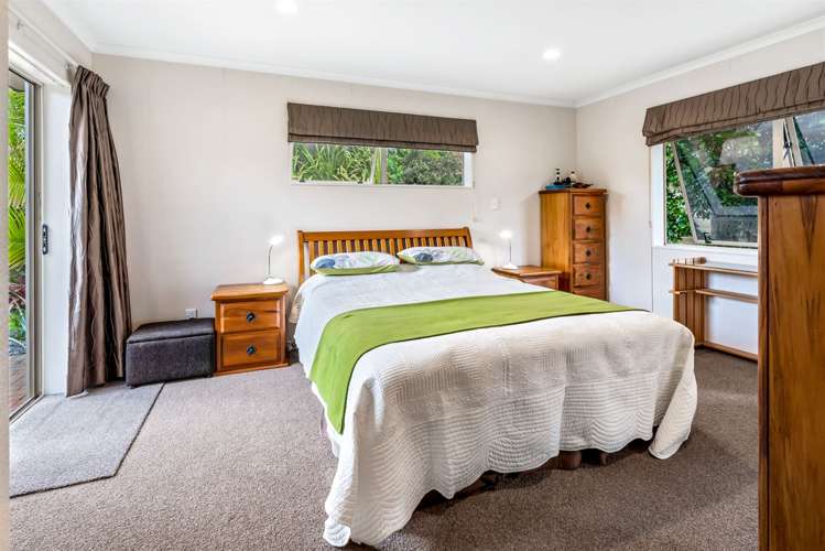 8 Landvale Court Browns Bay_11