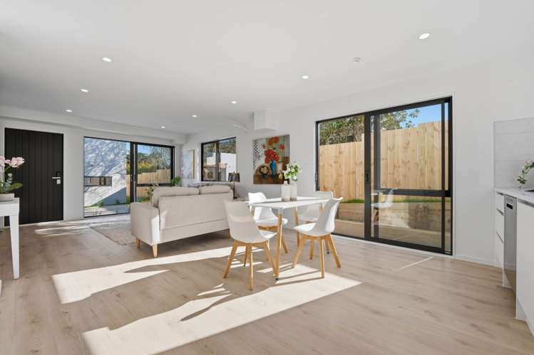 7/3 Gill Avenue Te Atatu Peninsula_10