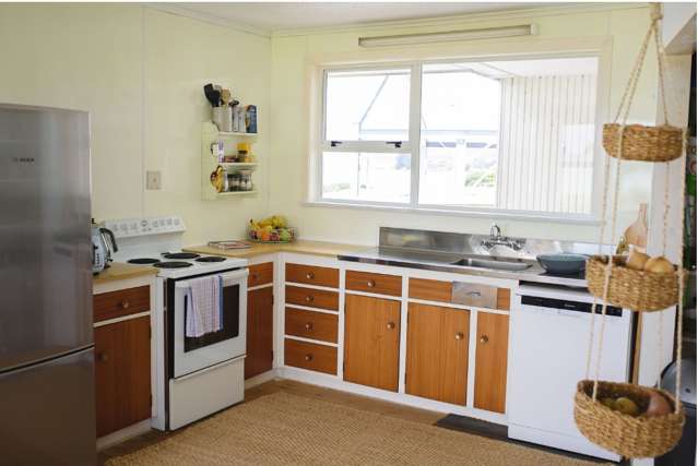 1302 Kaka Point Road Kaka Point_4