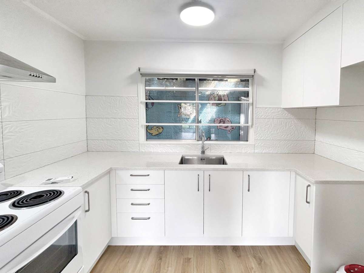 1 Bed, 1 Bath, Private & Close to the beach! 2