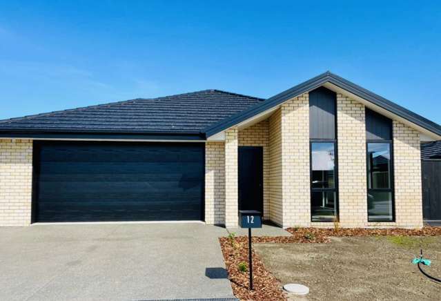 Four Bedroom House In Rolleston