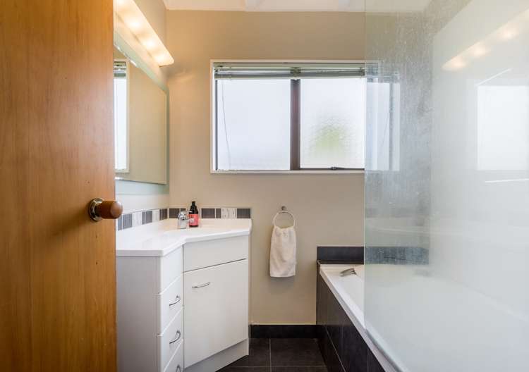 86 Rosier Road Glen Eden_10