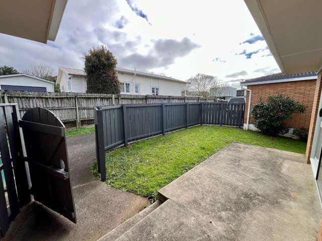 2/46 Tawhiri Road One Tree Hill_2