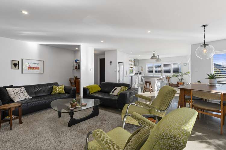 6 Kahuparere Crescent Pyes Pa_8