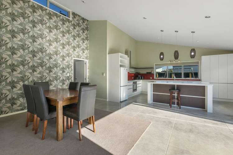 14 Surfers Avenue Waihi Beach_5