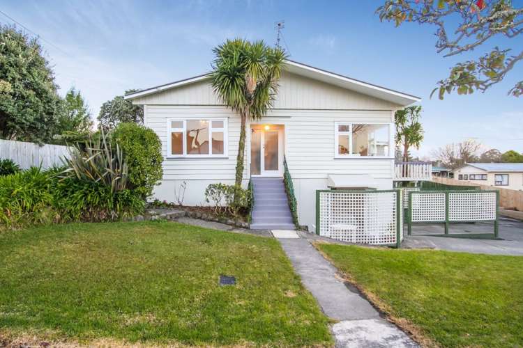 11 Craigbank Avenue New Lynn_1