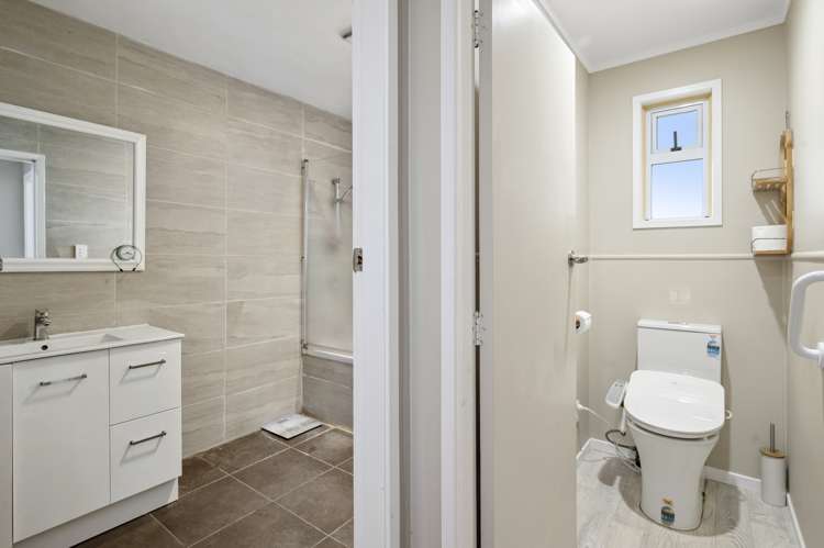 3 Browning Crescent Owhata_14