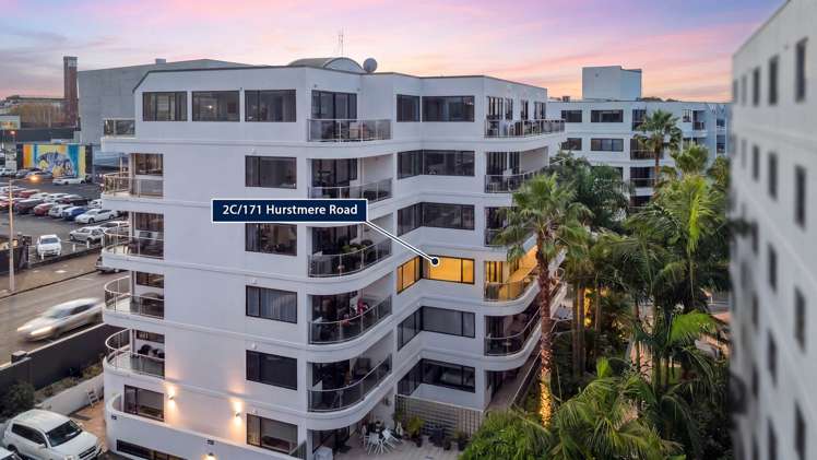 2C/171 Hurstmere Road Takapuna_57