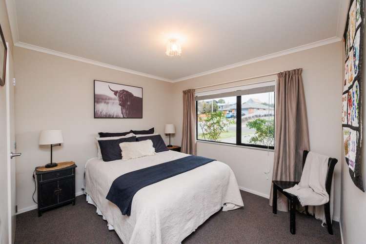 91 Fraser Drive Feilding_12